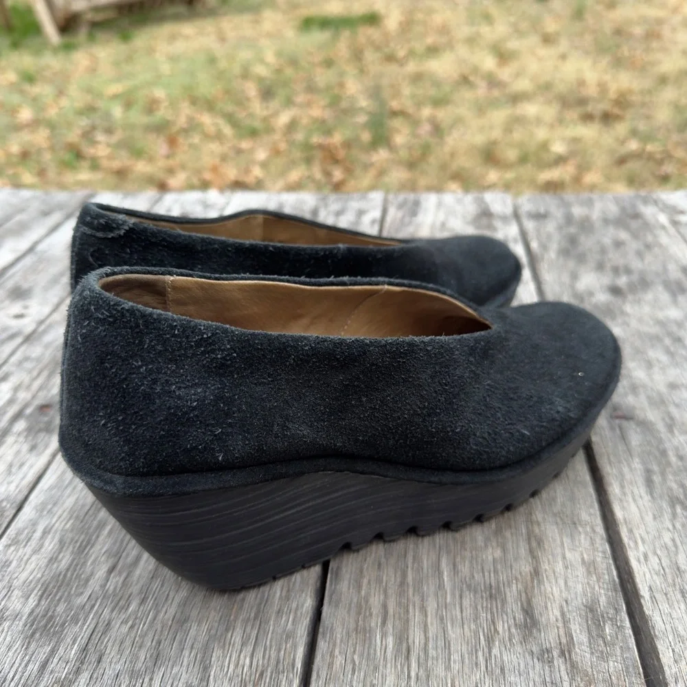 Fly London Yaz Women Black Suede Wedge Platform V-Cut Pump Size‎ EU 38/US 7.5-8